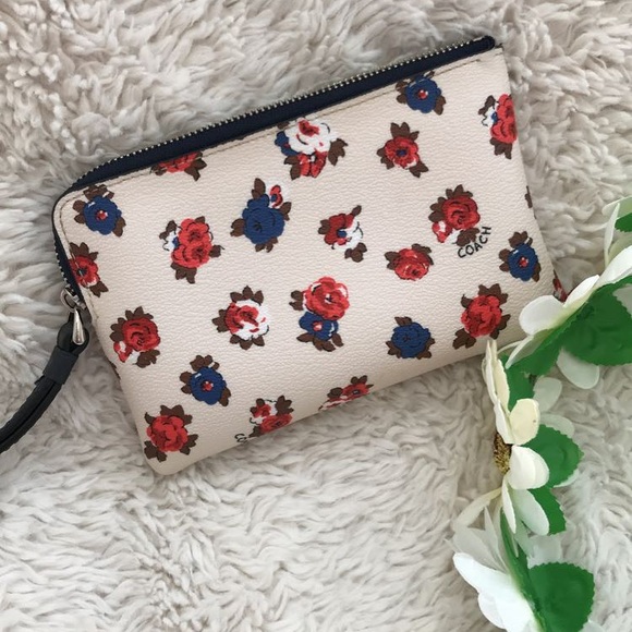 Coach - Picture 2 of 3